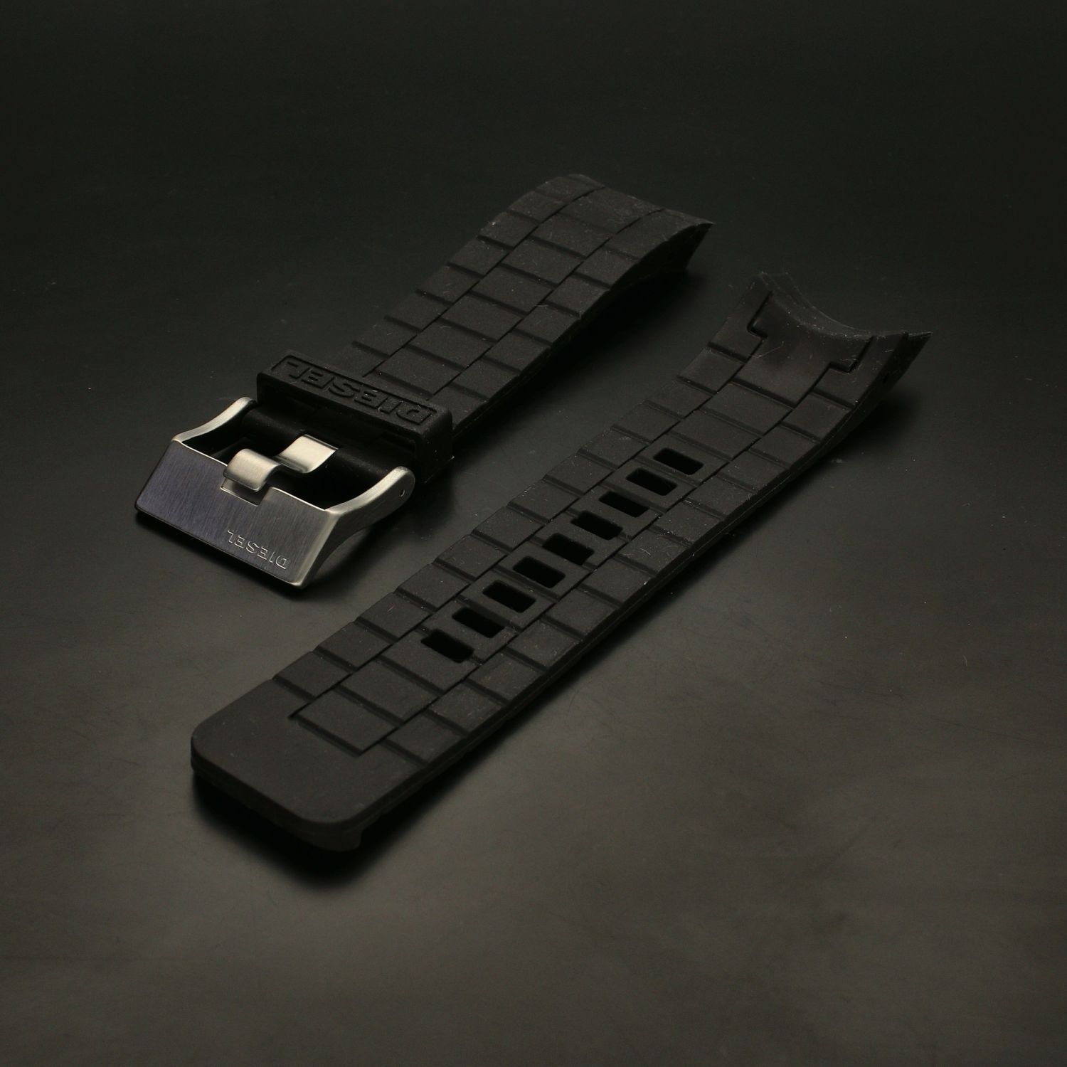 Pasek silikonowy DIESEL w kolorze czarnym  pasek DZ143724mm⌚ Pasek silikonowy do zegarka ⌚ Pasek do zegarka  ✓Gwarancja najniższej ceny✓ Grawer ✓Zwrot 30 dni✓Negocjacje ➤Zapraszamy do najlepszego sklepu z zegarkami i paskami.jpg